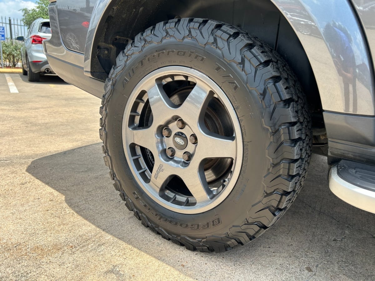 2016 Land Rover LR4 Base photo 38