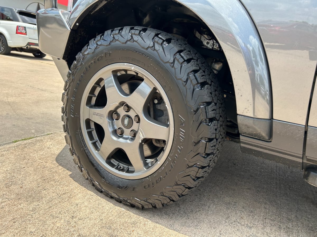 2016 Land Rover LR4 Base photo 40