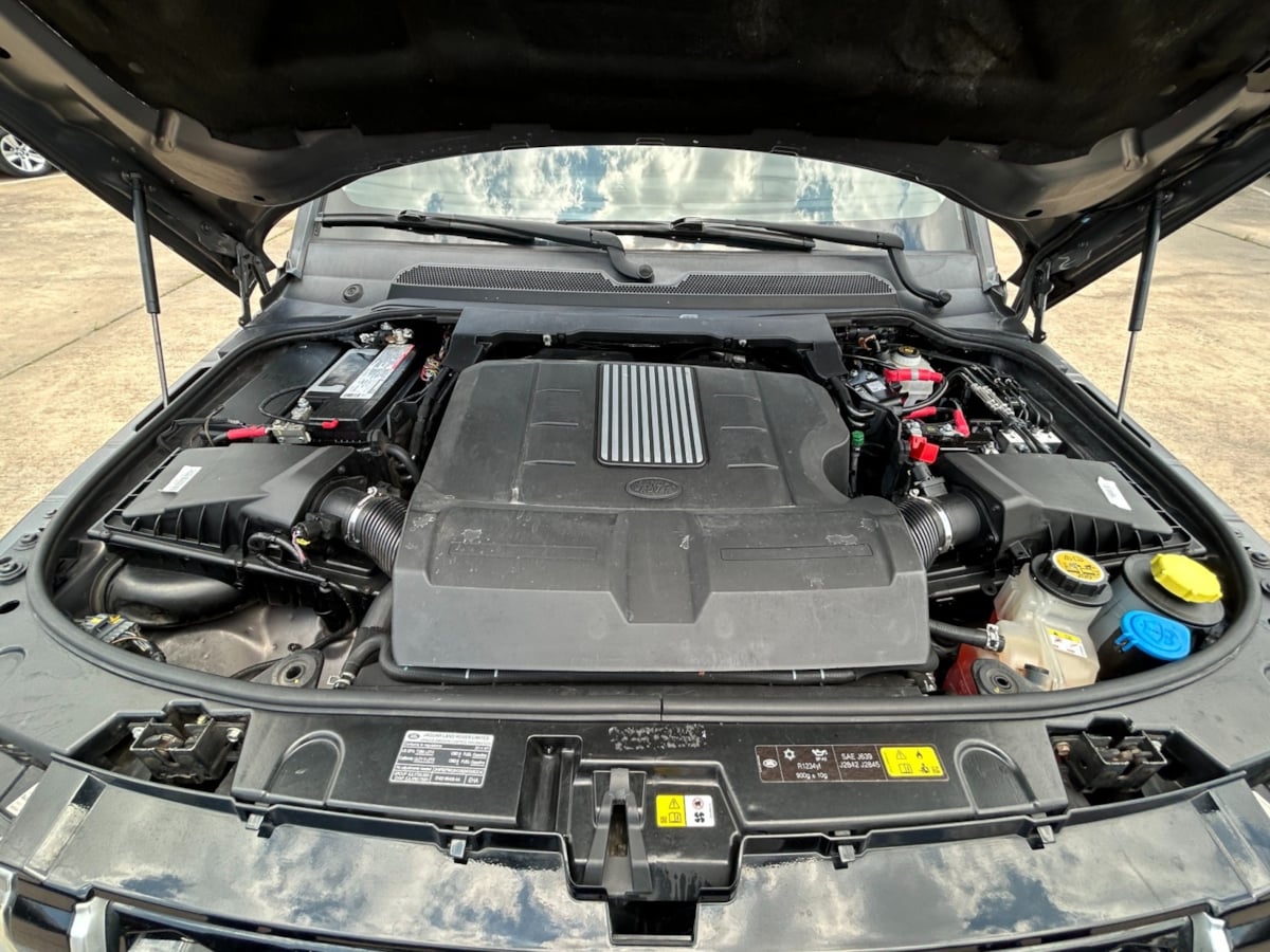 2016 Land Rover LR4 Base photo 48