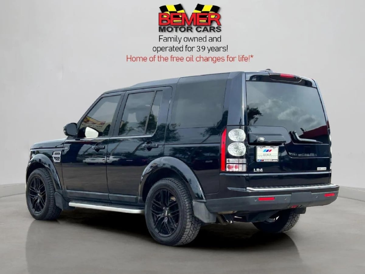 2016 Land Rover LR4 HSE LUX photo 3