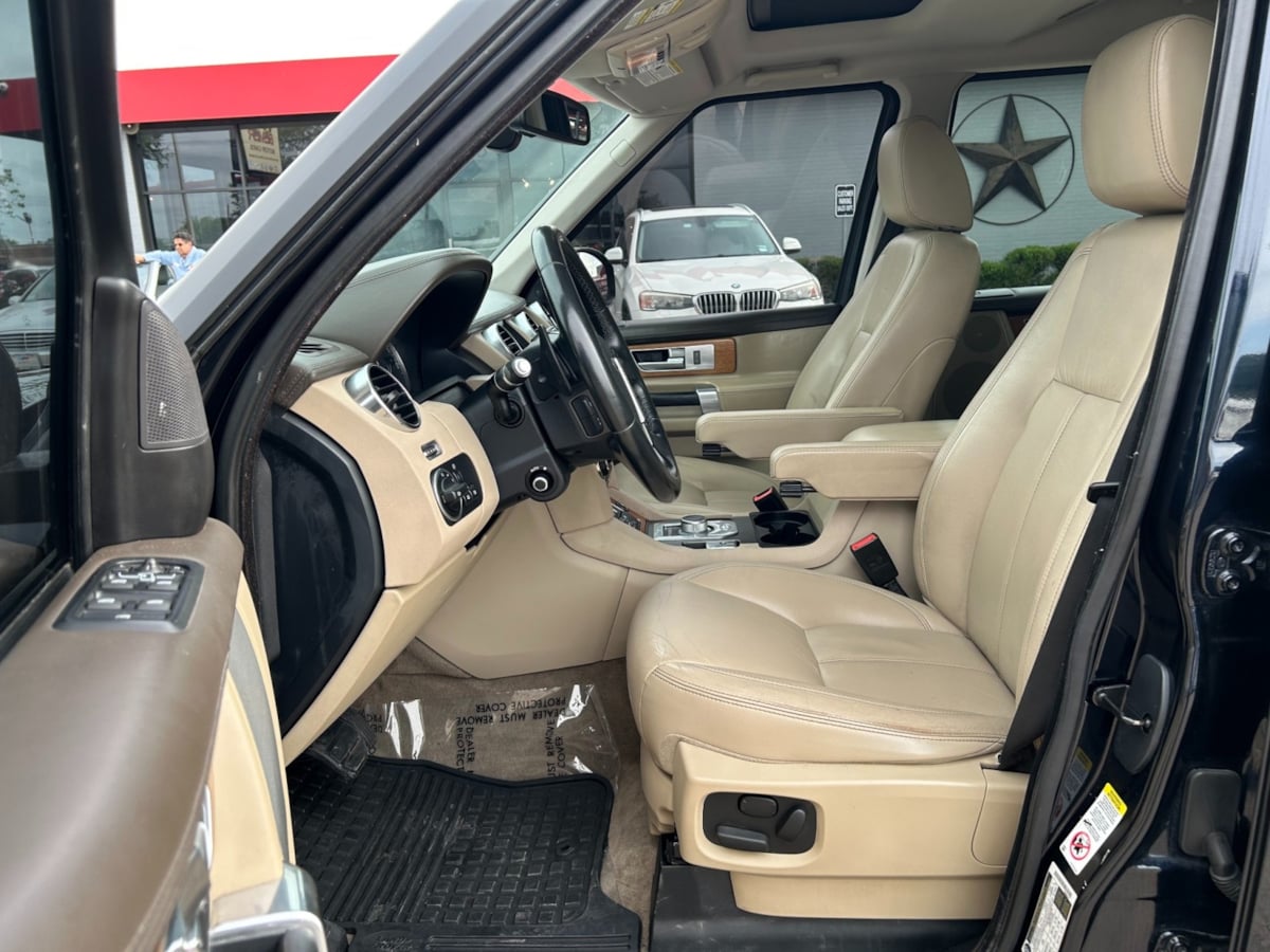 2016 Land Rover LR4 HSE LUX photo 10