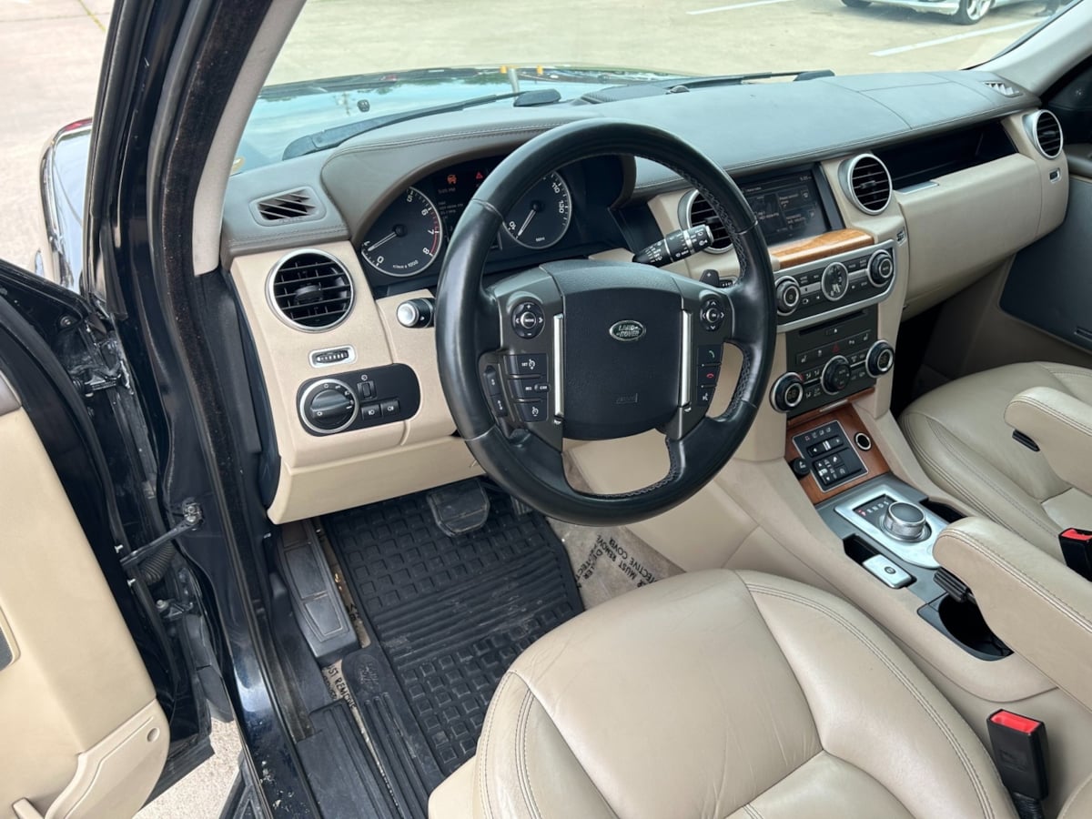 2016 Land Rover LR4 HSE LUX photo 11
