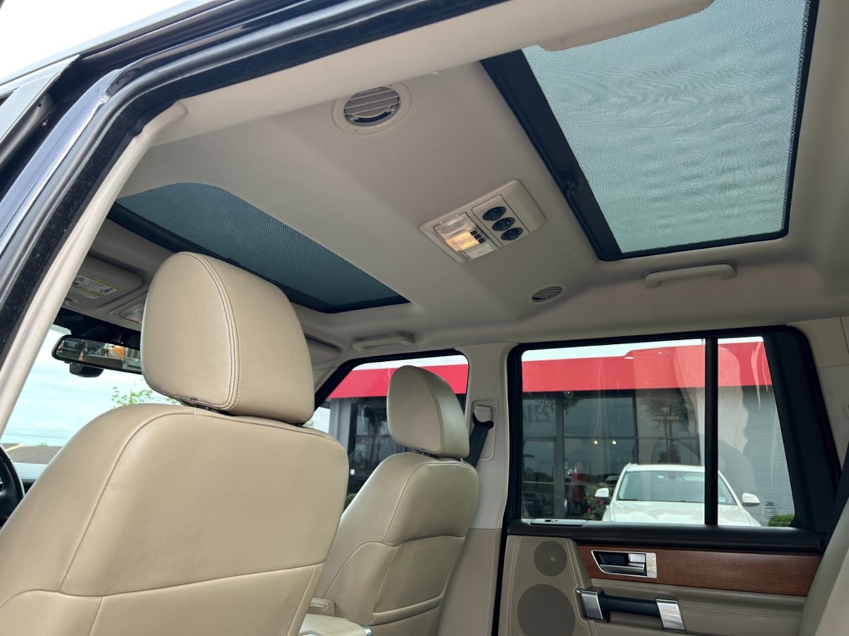 2016 Land Rover LR4 HSE LUX photo 22