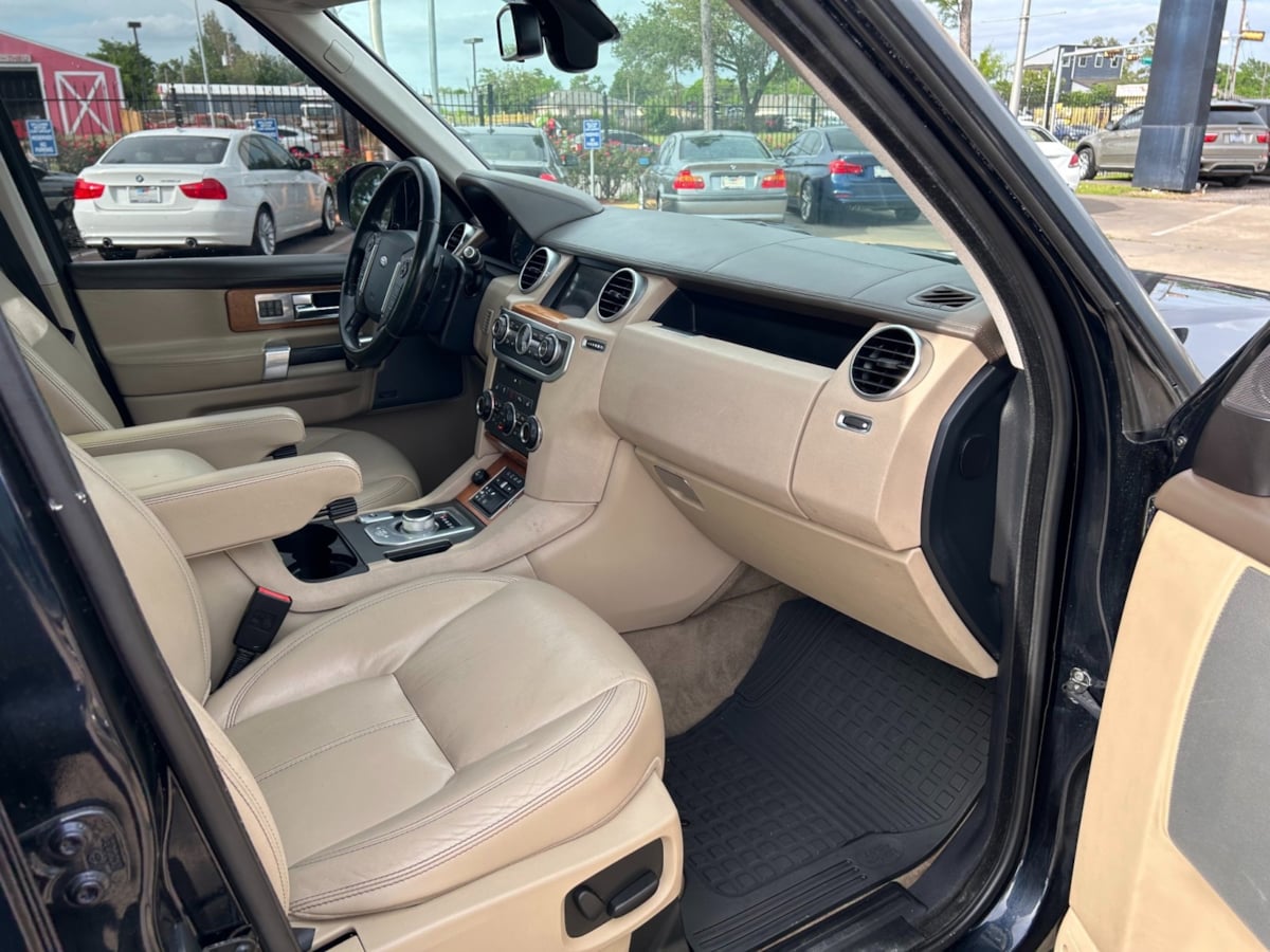 2016 Land Rover LR4 HSE LUX photo 31