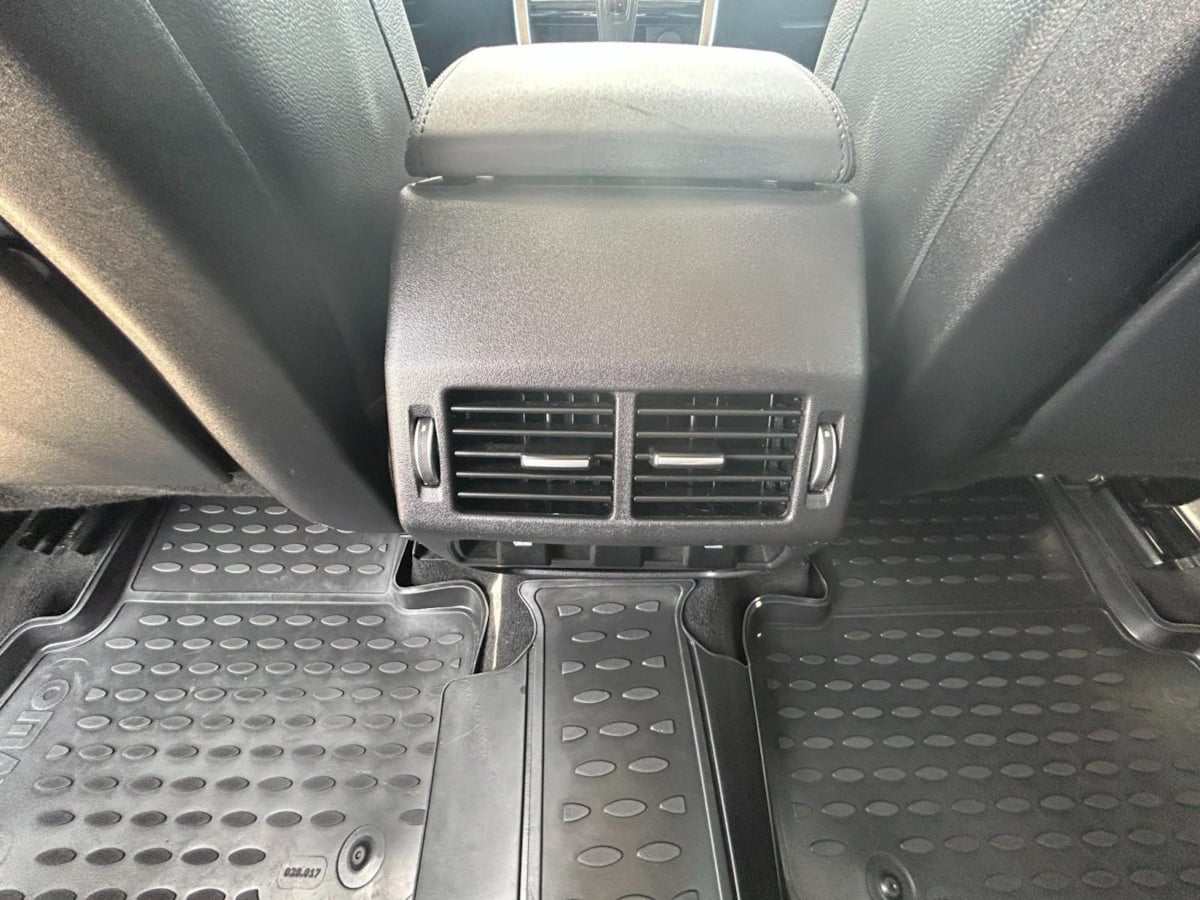 2020 Land Rover Discovery Sport Standard photo 14