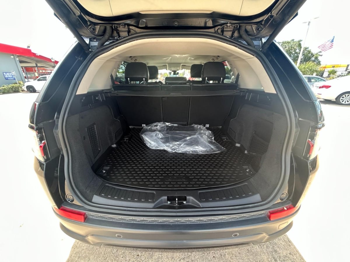 2020 Land Rover Discovery Sport Standard photo 18