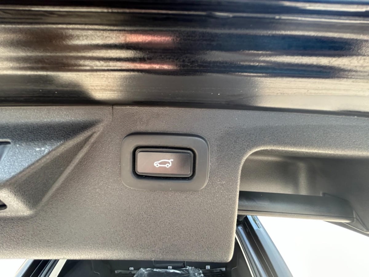 2020 Land Rover Discovery Sport Standard photo 20