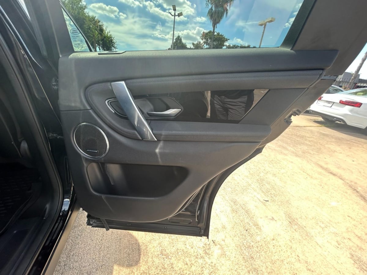2020 Land Rover Discovery Sport Standard photo 23