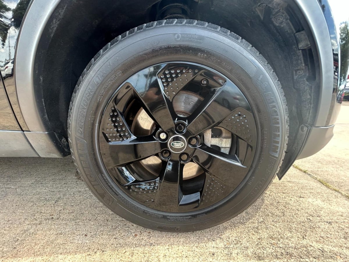 2020 Land Rover Discovery Sport Standard photo 30