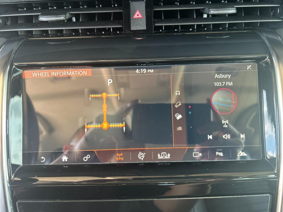 2020 Land Rover Discovery Sport Standard photo 31