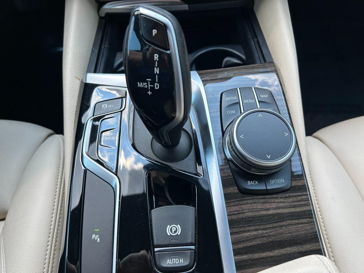 2019 Bmw 530i Sedan photo 18