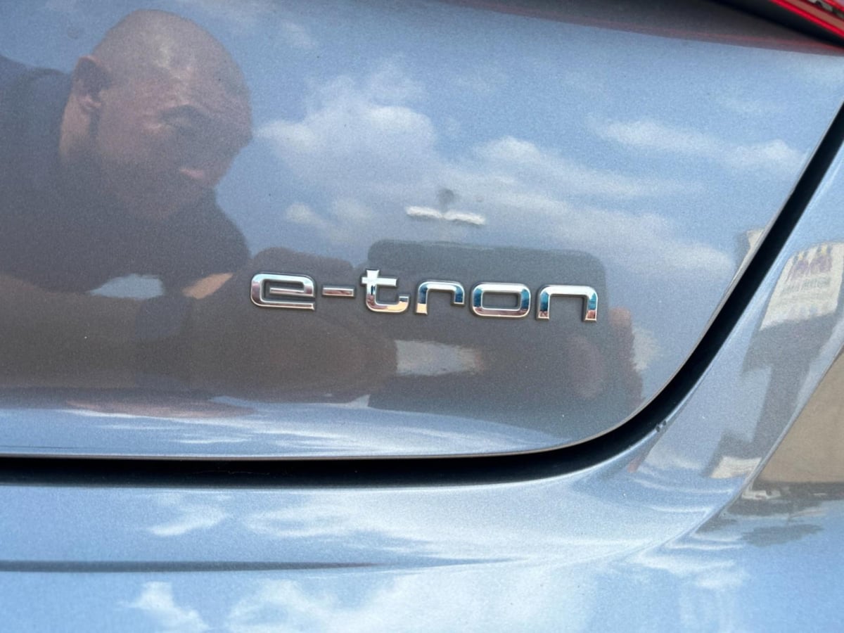 2018 Audi A3 E-tron Premium photo 12