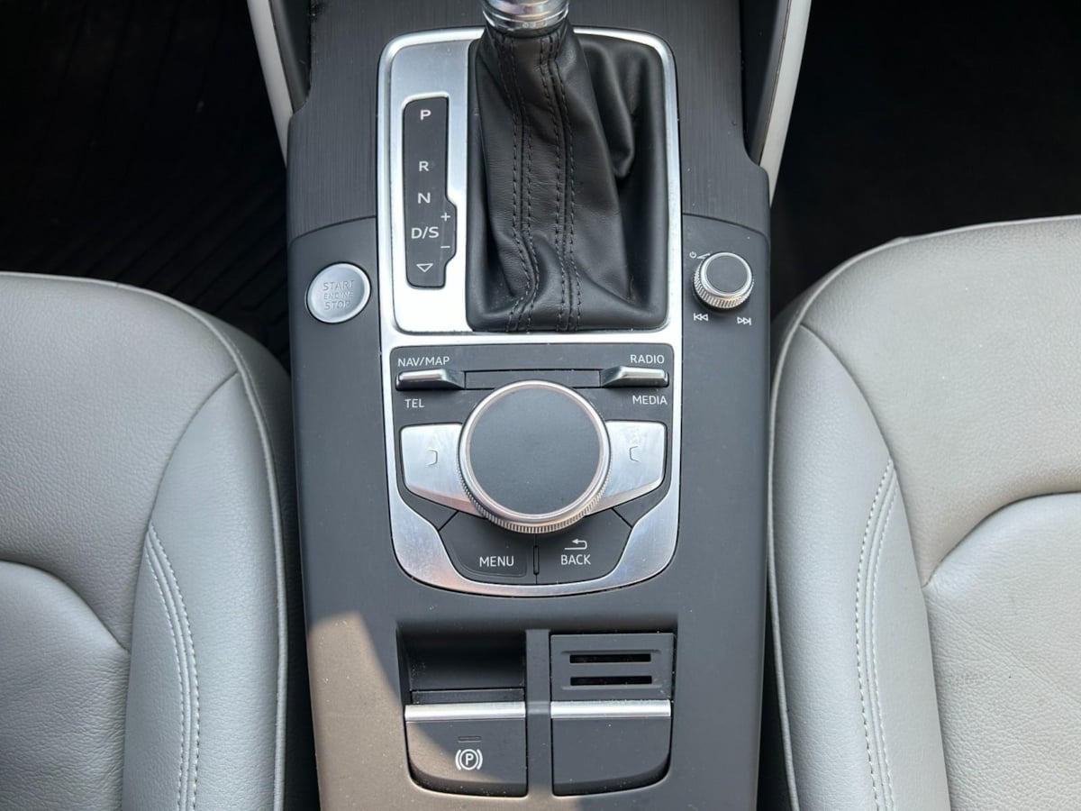 2018 Audi A3 E-tron Premium photo 19