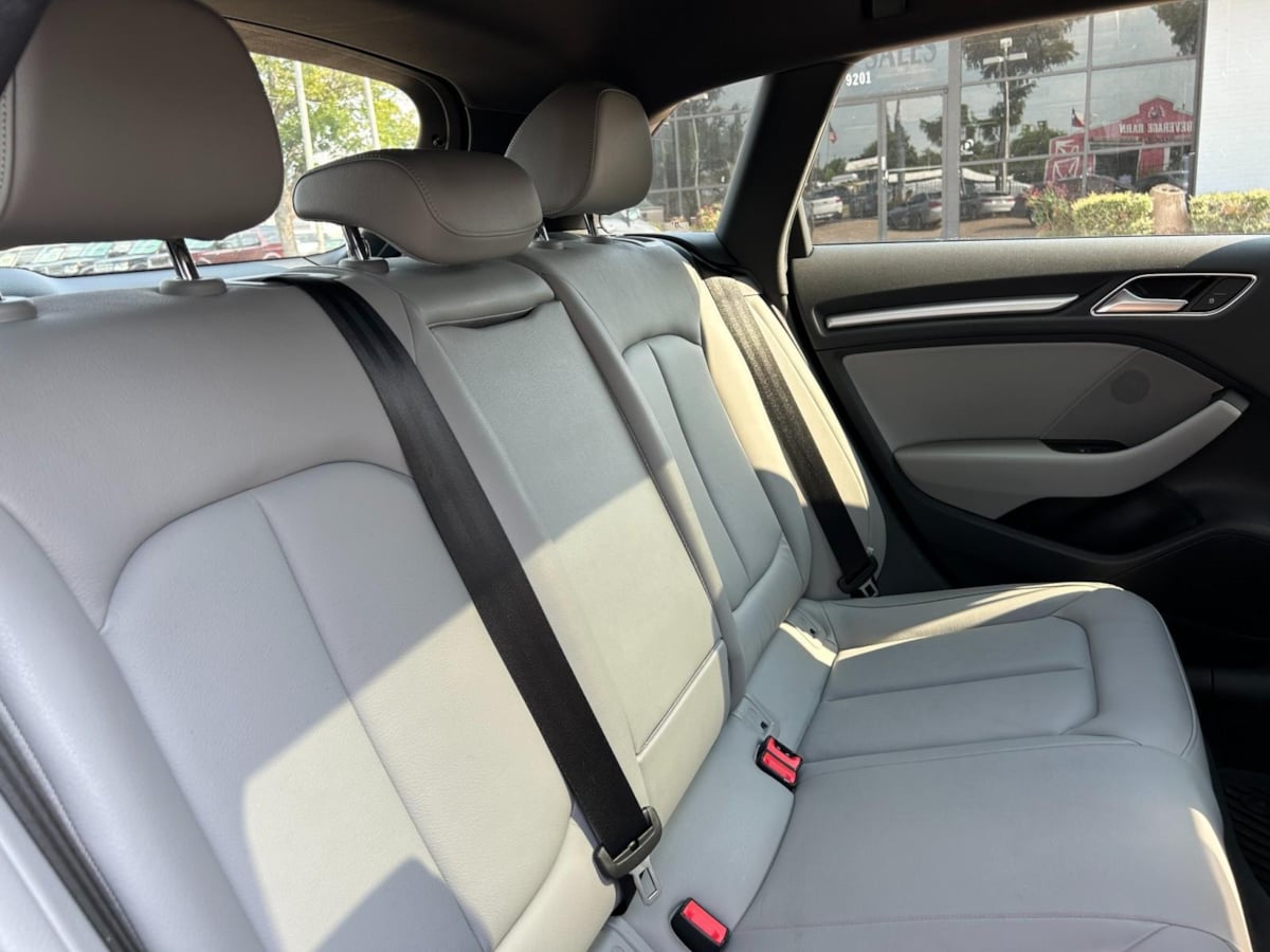 2018 Audi A3 E-tron Premium photo 29