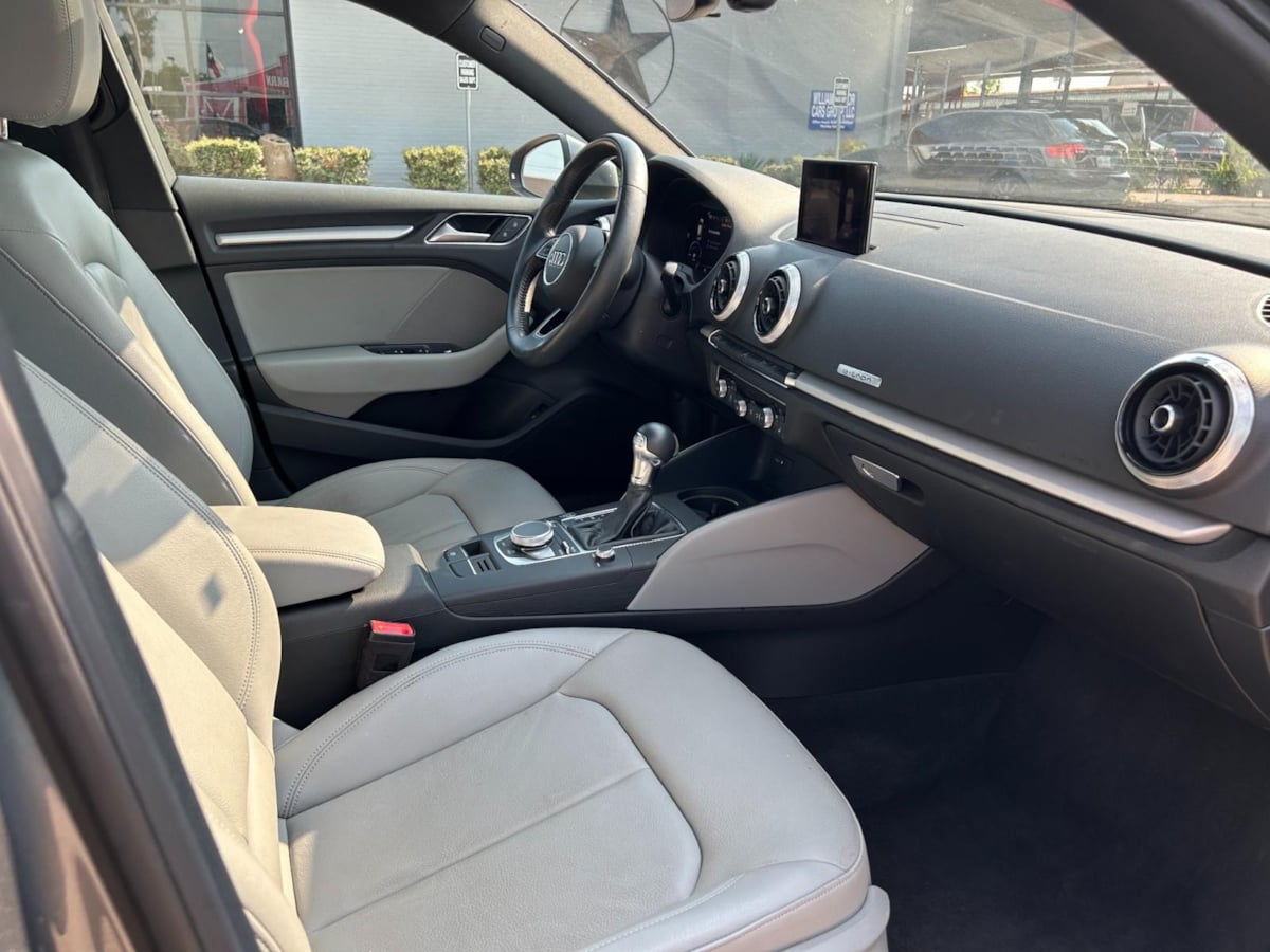 2018 Audi A3 E-tron Premium photo 32