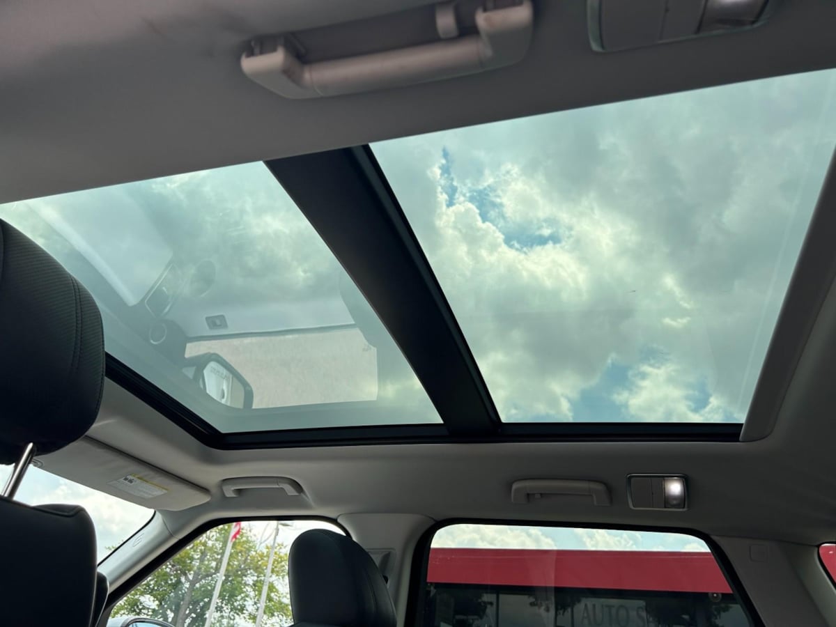 2015 Land Rover Range Rover Sport SuperCharged HSE photo 27