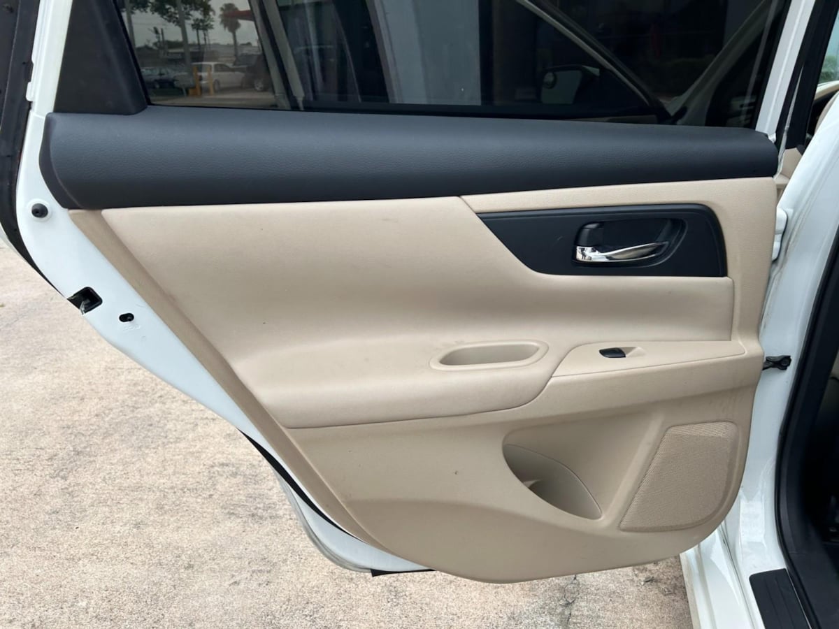2017 Nissan Altima 2.5 S photo 10
