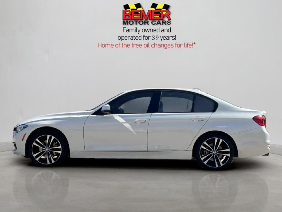 Additional photo of vehicle.