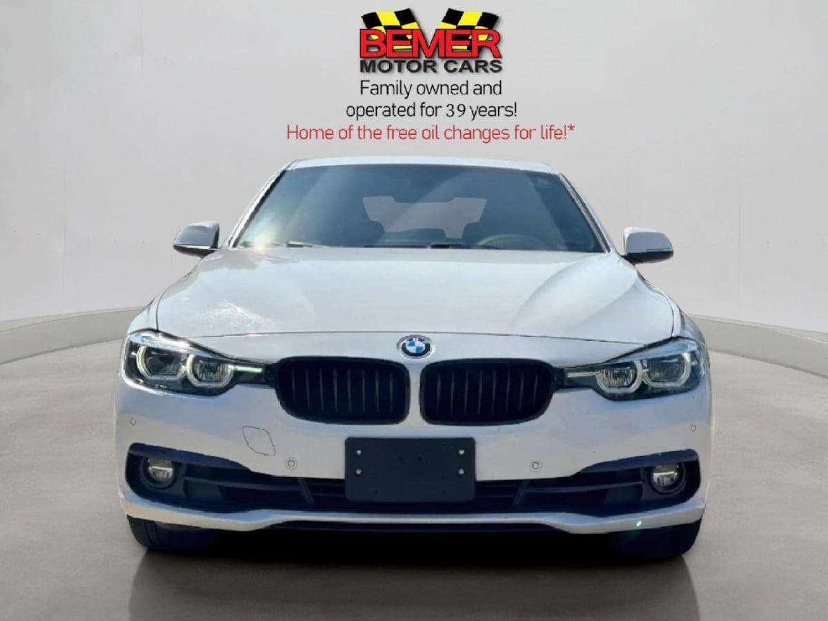 Additional photo of vehicle.