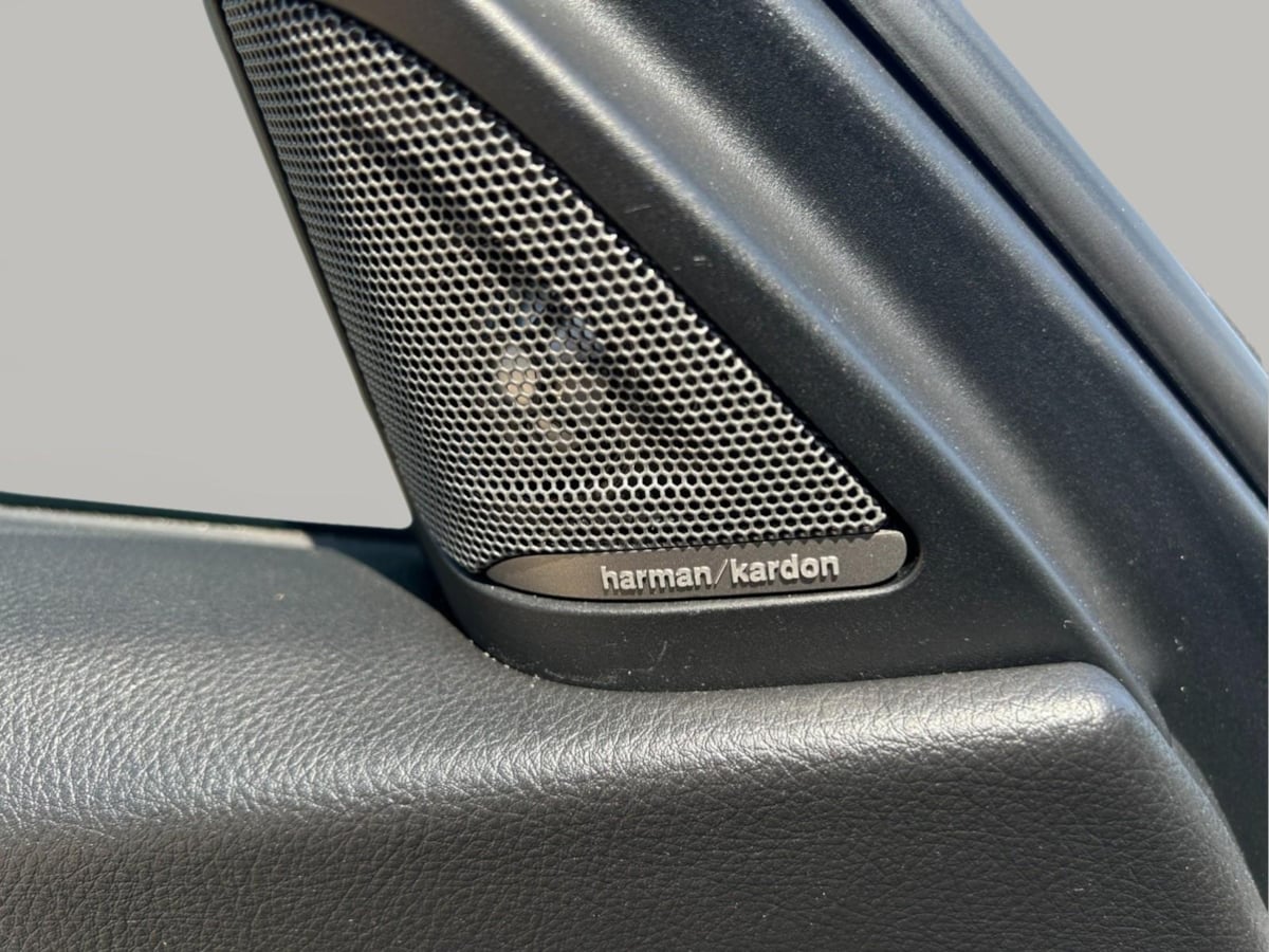 Additional photo of vehicle.