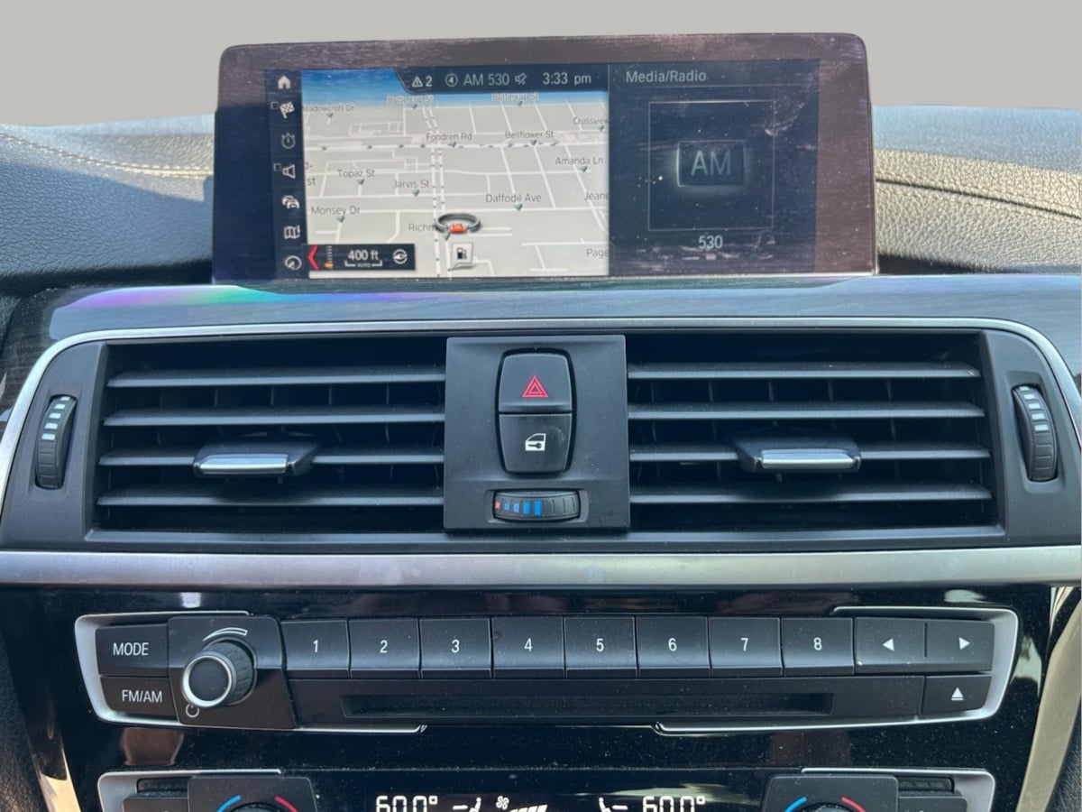 Additional photo of vehicle.