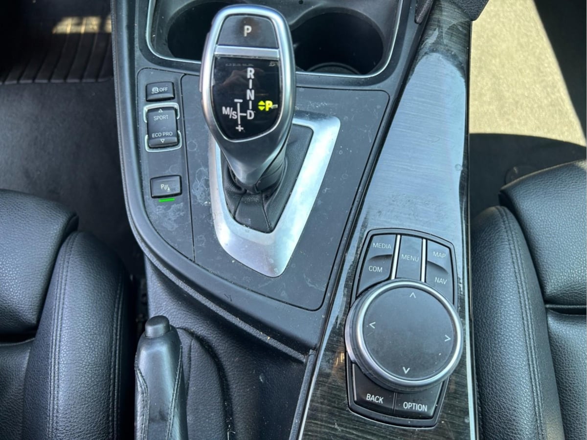 Additional photo of vehicle.