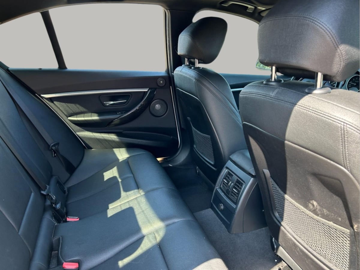 Additional photo of vehicle.