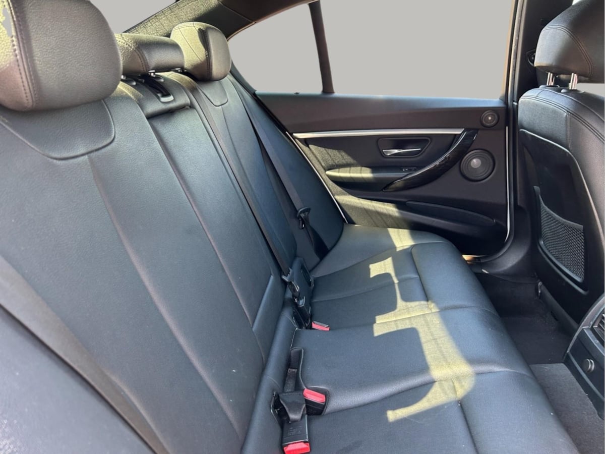 Additional photo of vehicle.