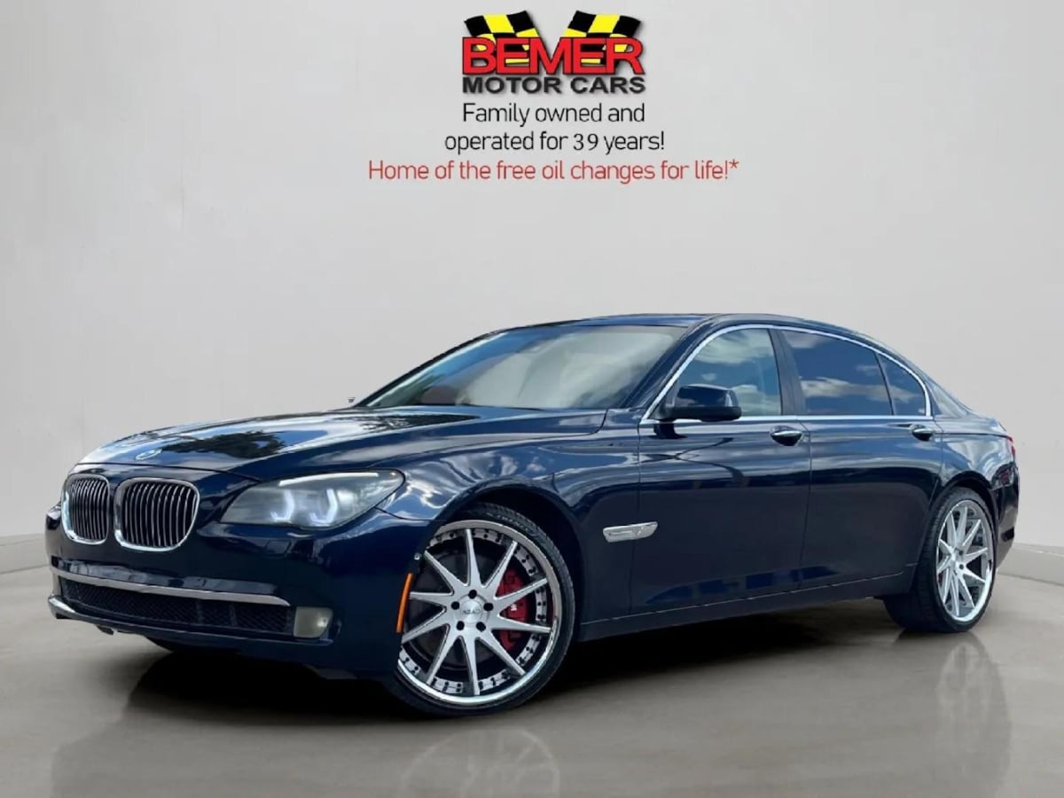 2010 BMW 7 Series 750i's photo