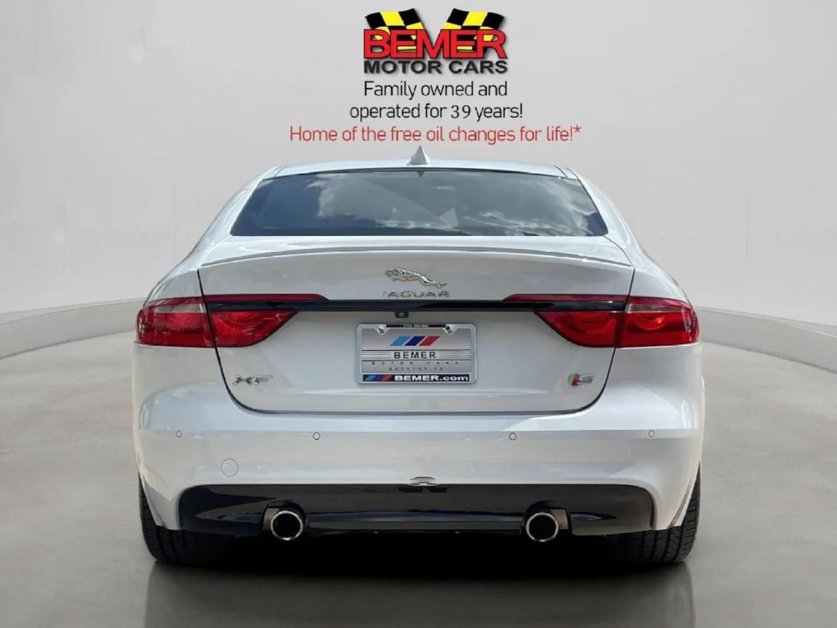 2016 Jaguar XF S photo 3