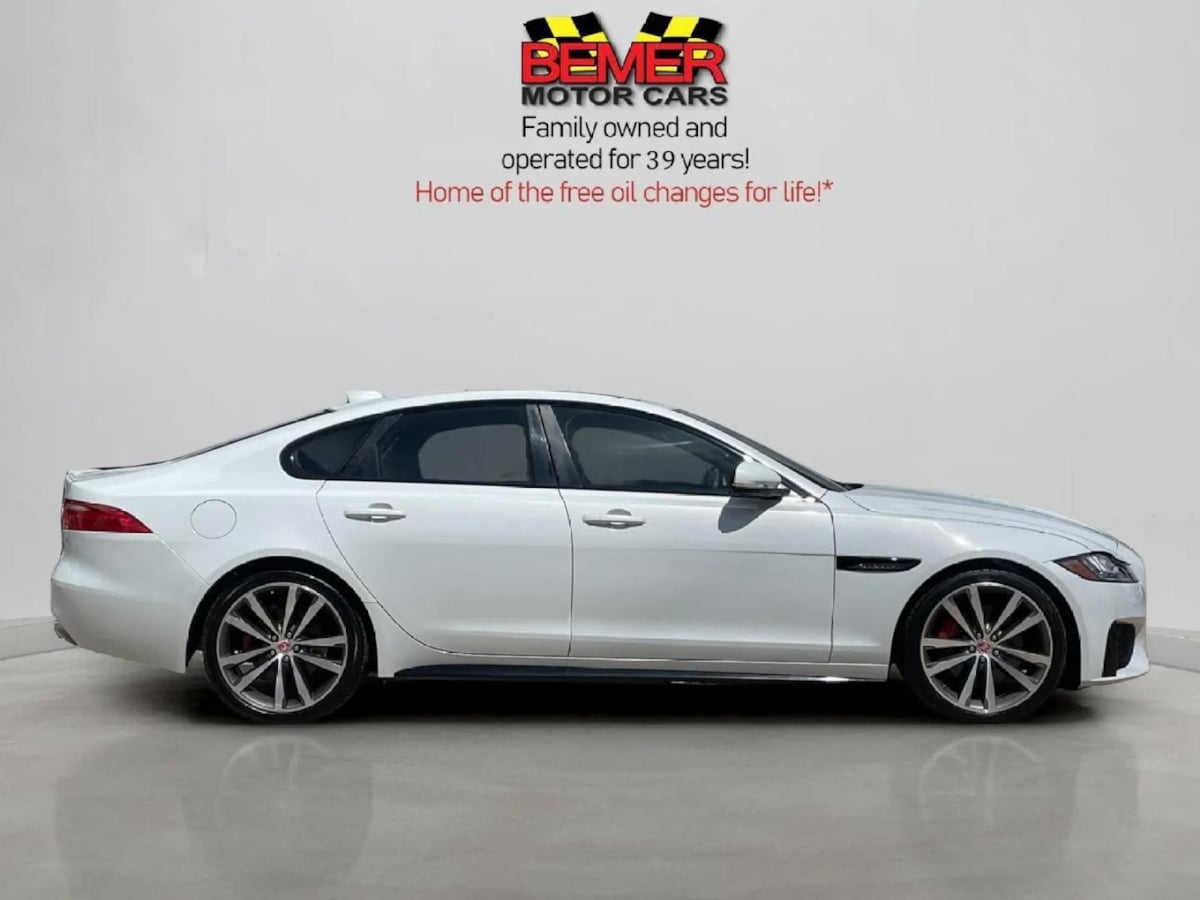 2016 Jaguar XF S photo 5