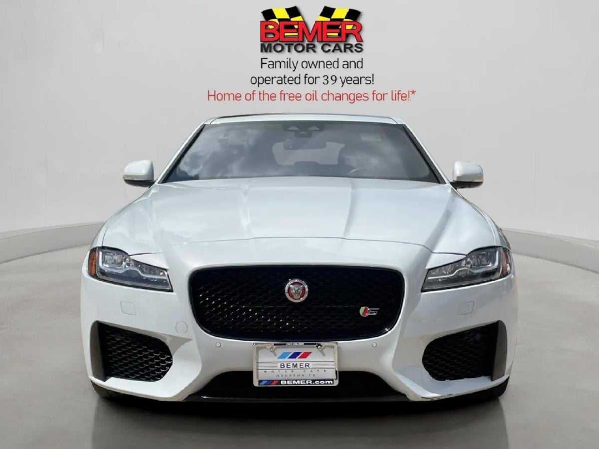 2016 Jaguar XF S photo 7