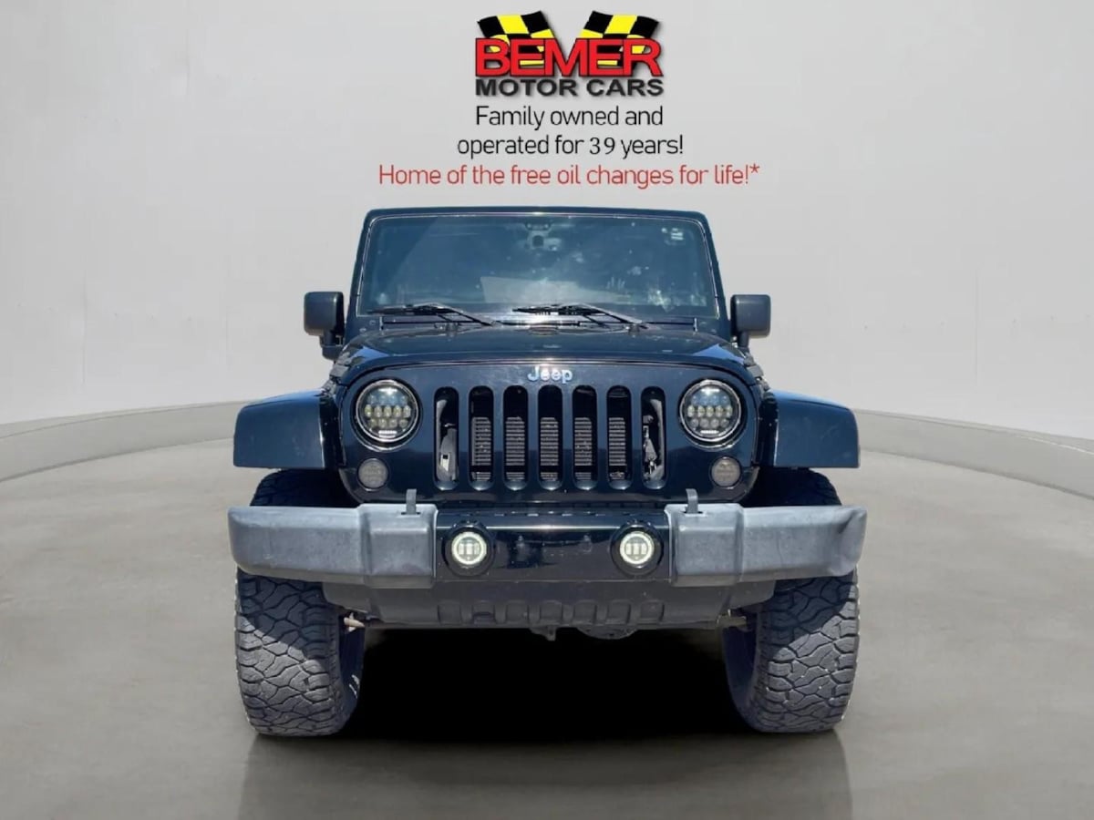 2014 Jeep Wrangler Unlimited Sahara photo 4