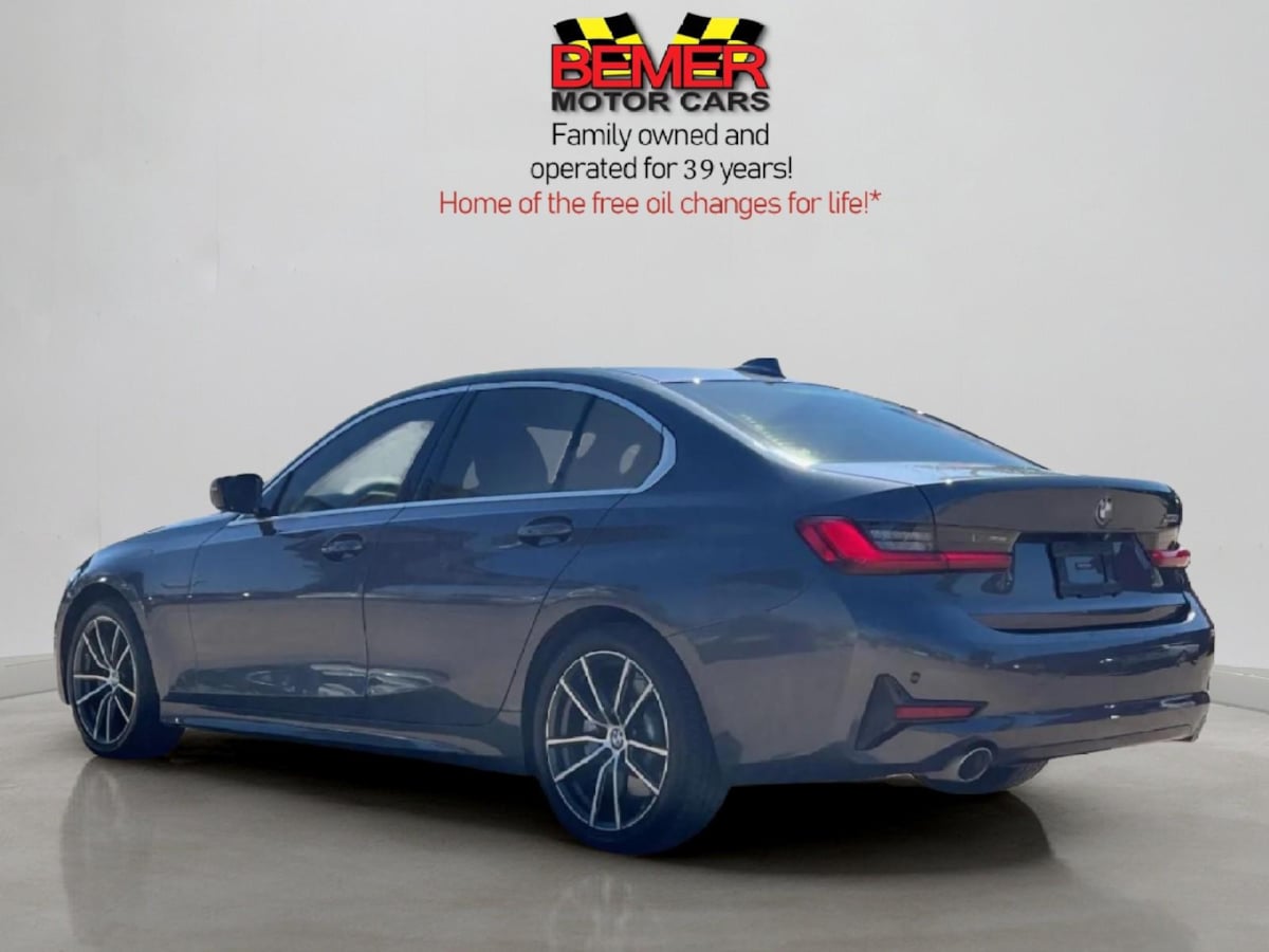 Additional photo of vehicle.