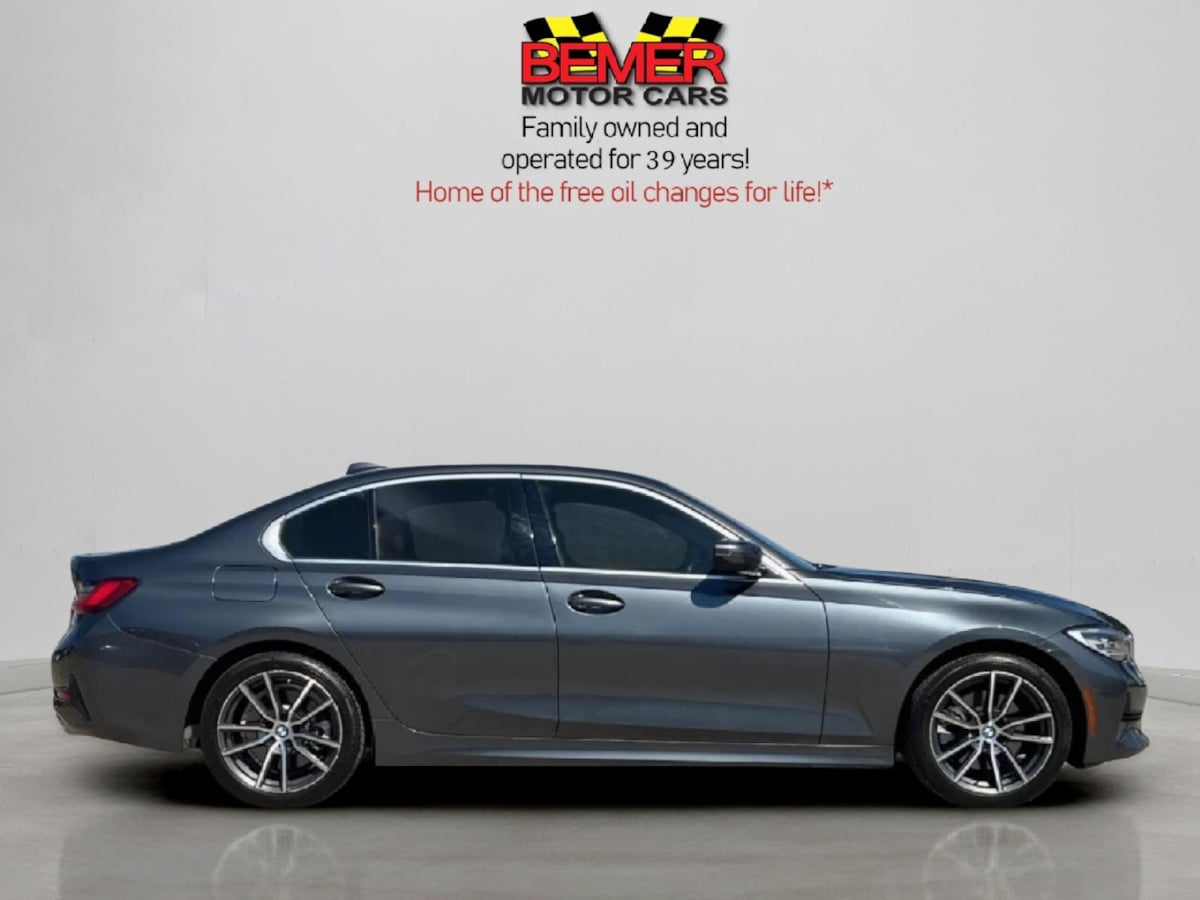 Additional photo of vehicle.