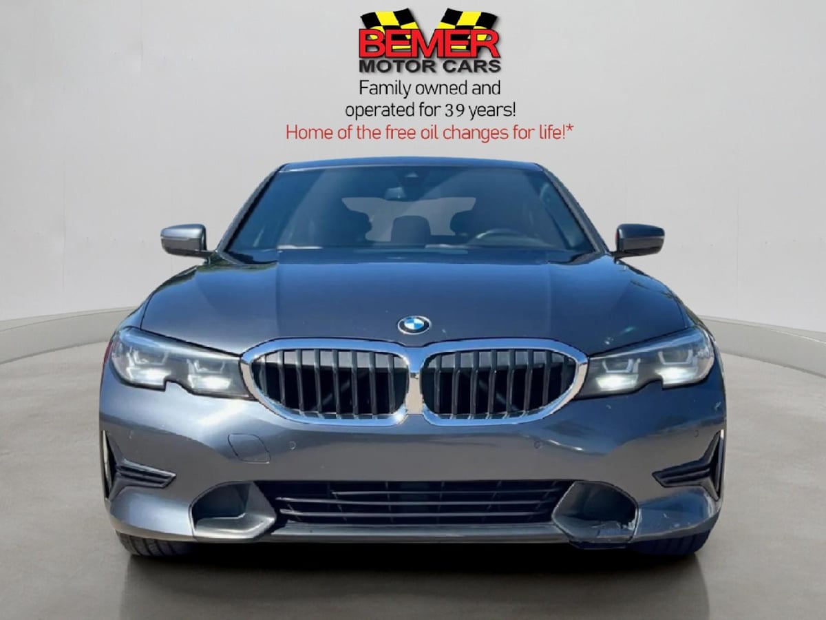 Additional photo of vehicle.