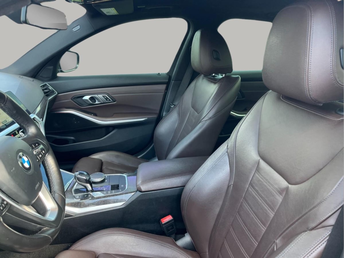 Additional photo of vehicle.