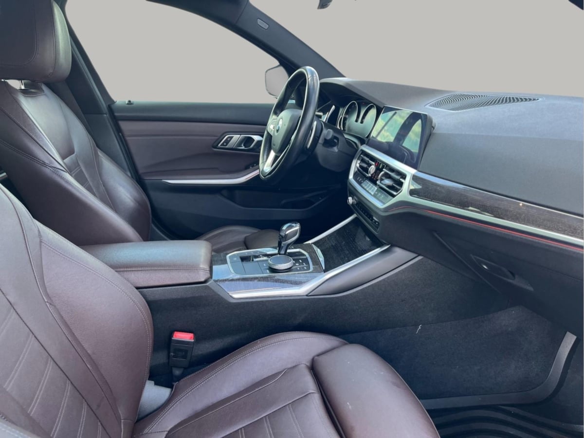 Additional photo of vehicle.