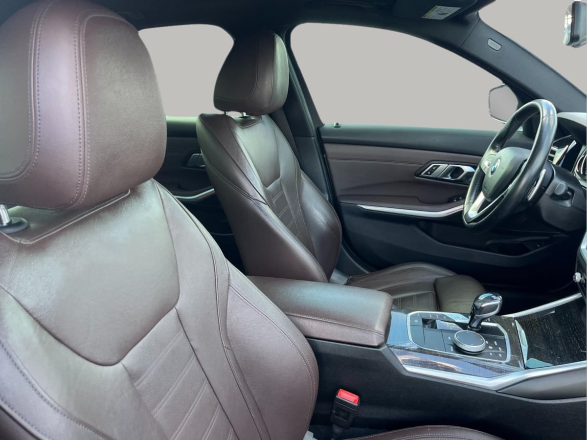 Additional photo of vehicle.