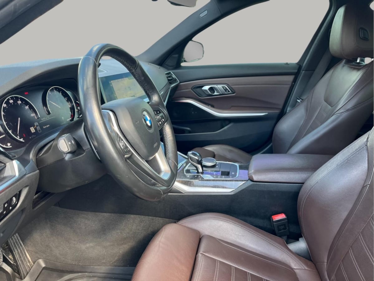 Additional photo of vehicle.