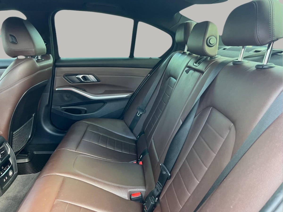 Additional photo of vehicle.