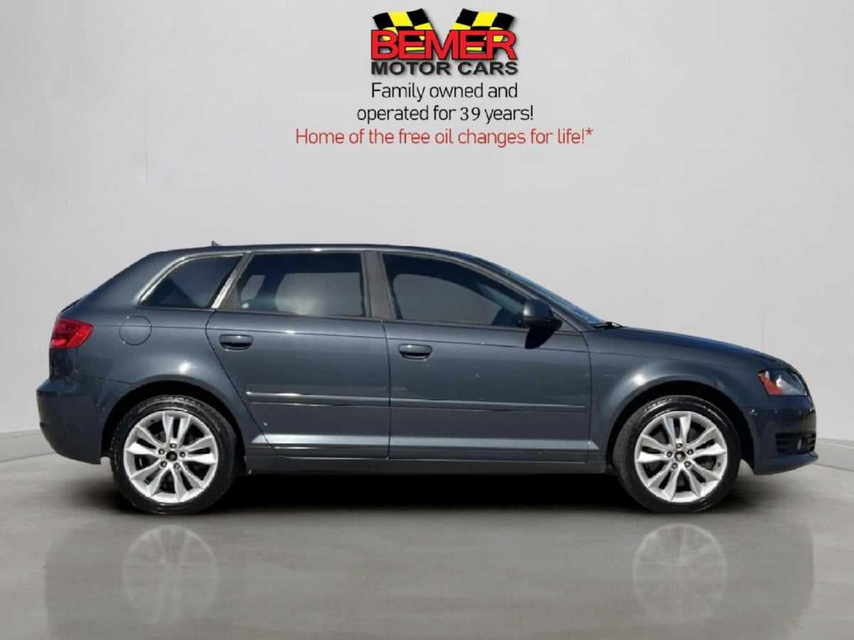 Additional photo of vehicle.