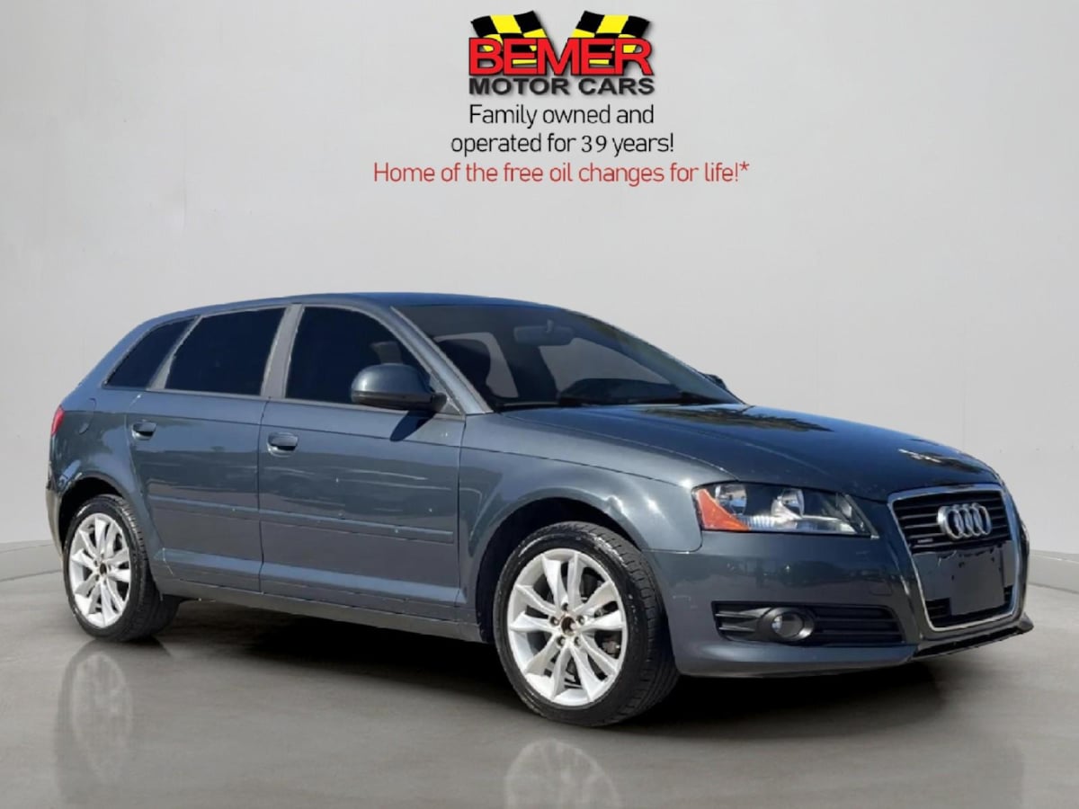 Additional photo of vehicle.