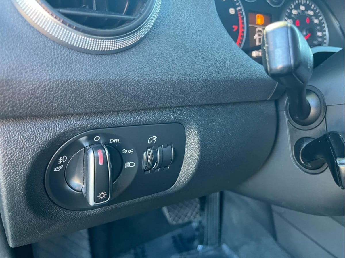 Additional photo of vehicle.