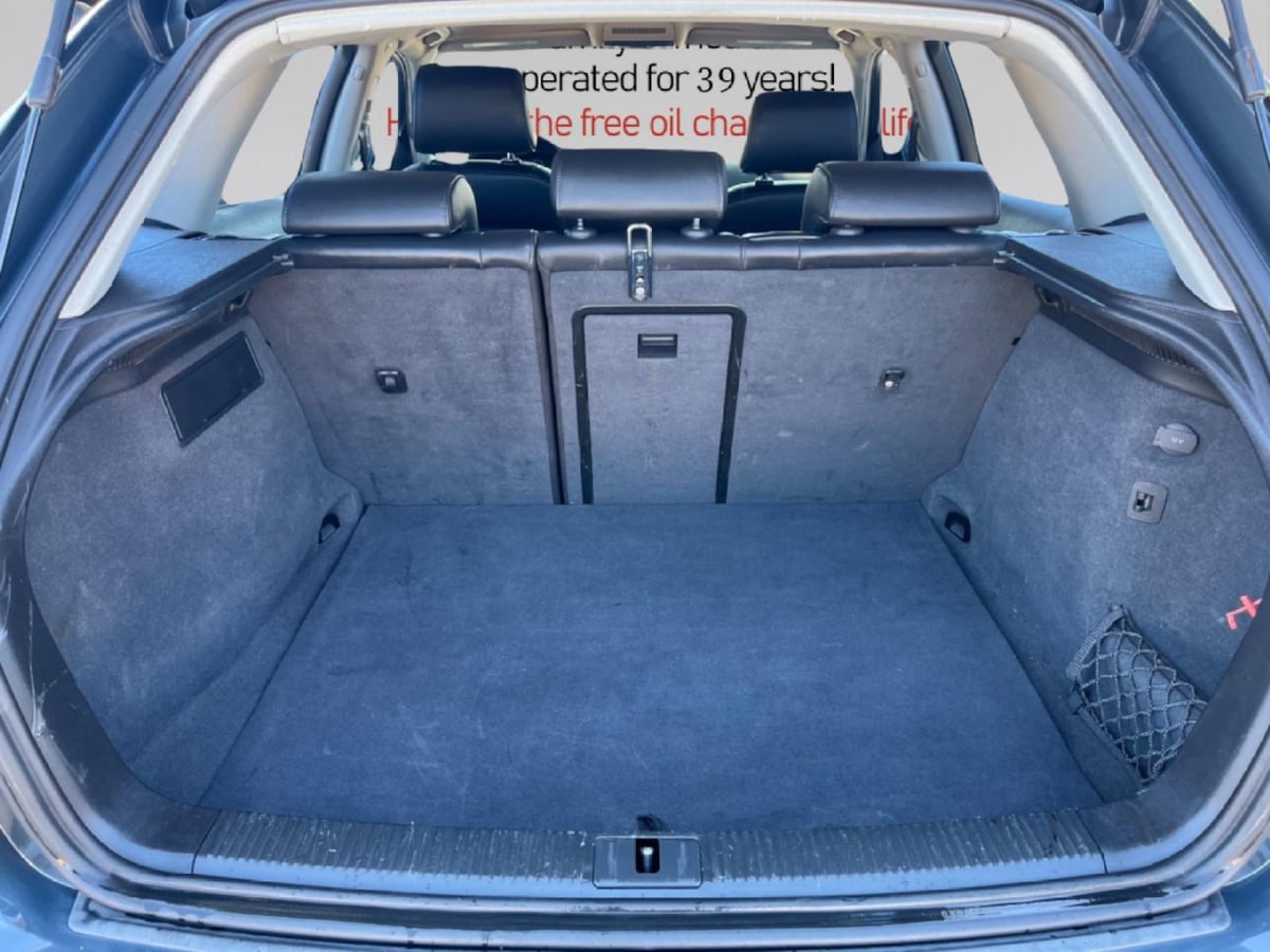 Additional photo of vehicle.