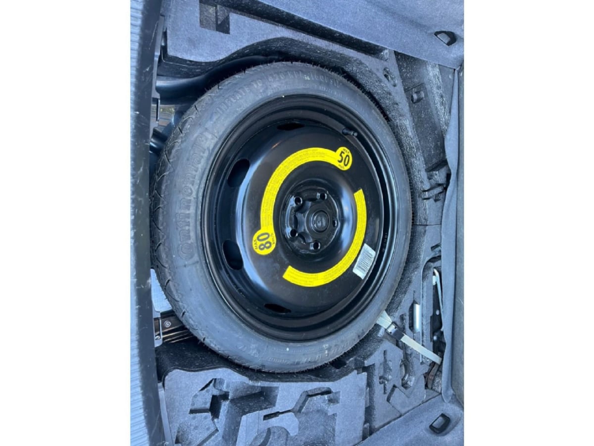 Additional photo of vehicle.