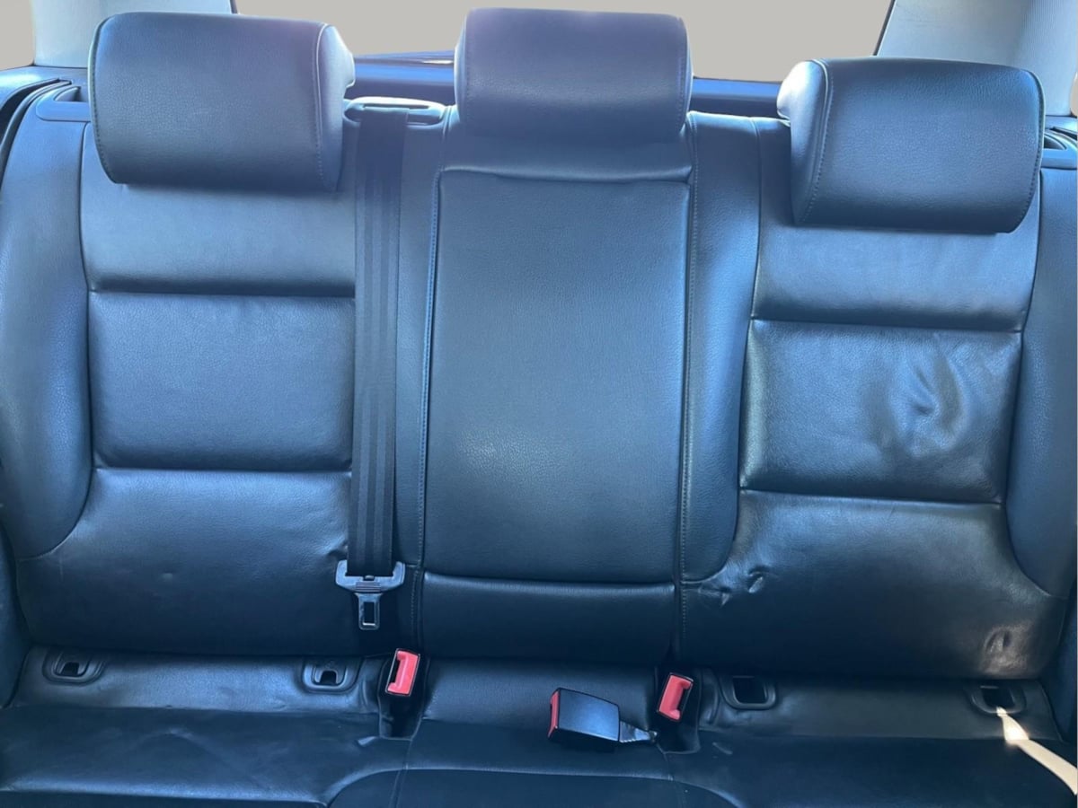 Additional photo of vehicle.