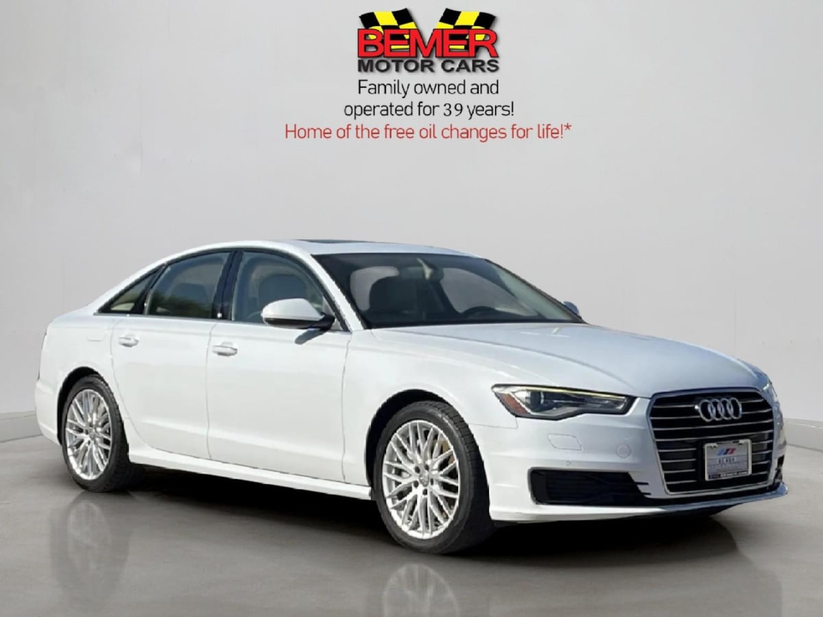 Additional photo of vehicle.