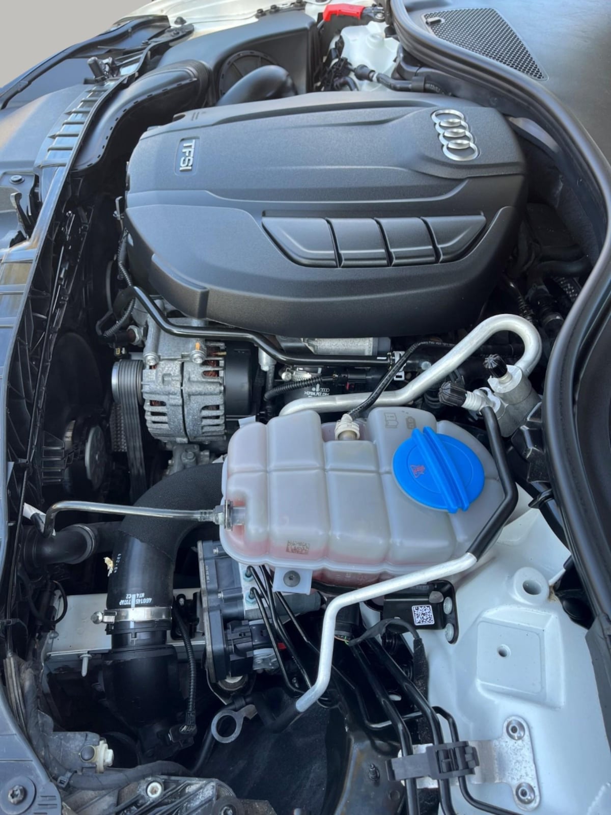 Additional photo of vehicle.