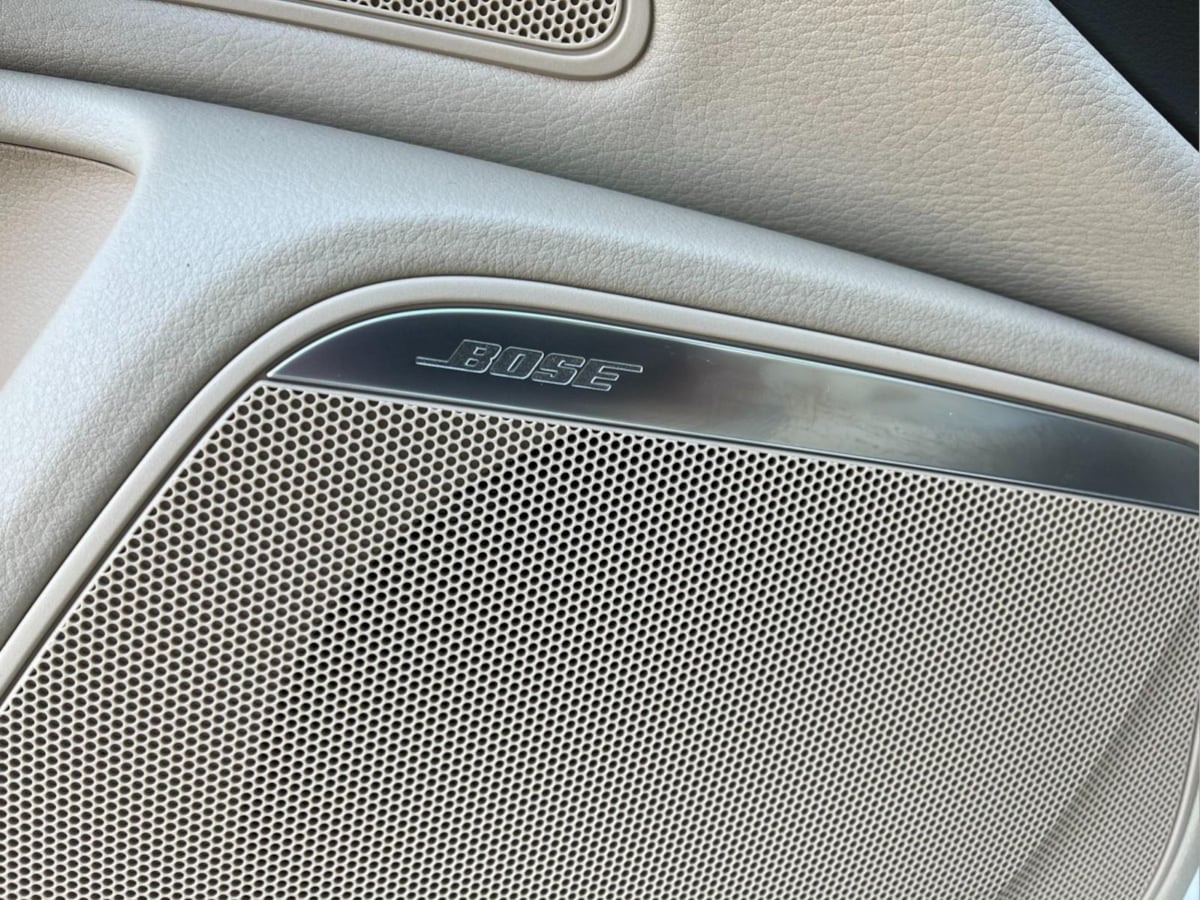 Additional photo of vehicle.